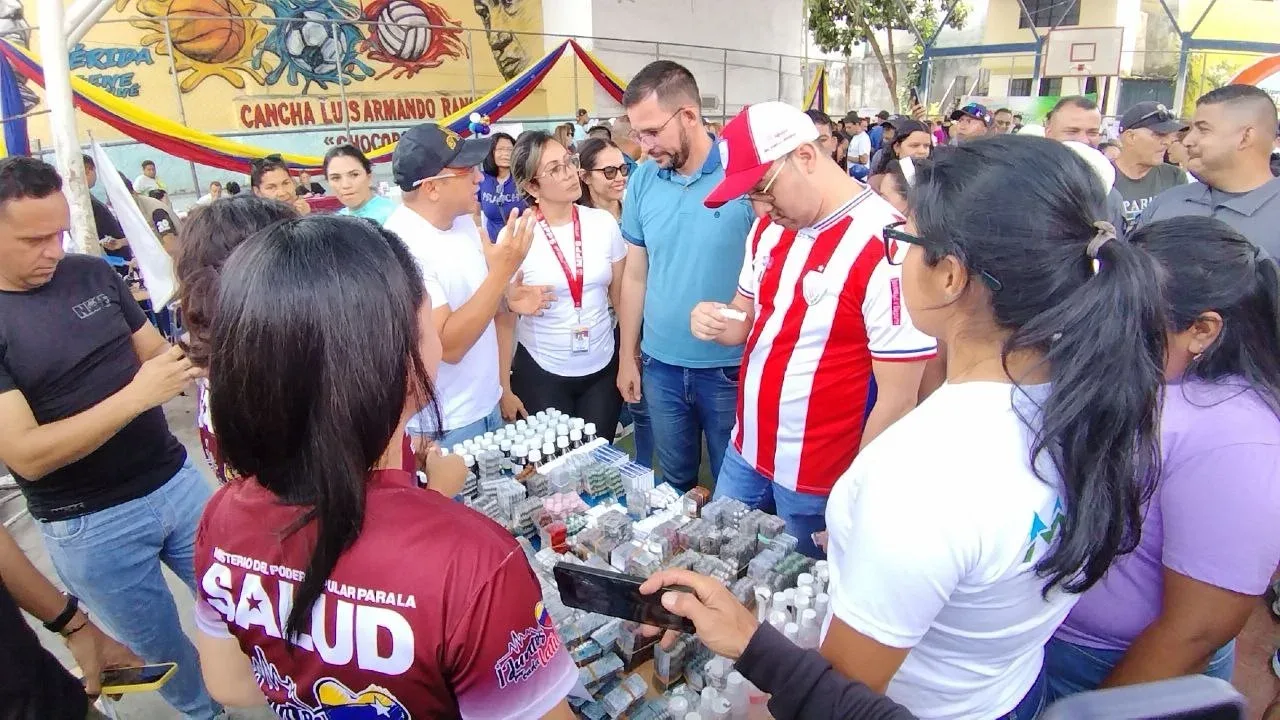 Más de mil familias atendidas en despliegue médico integral en municipio Libertador.